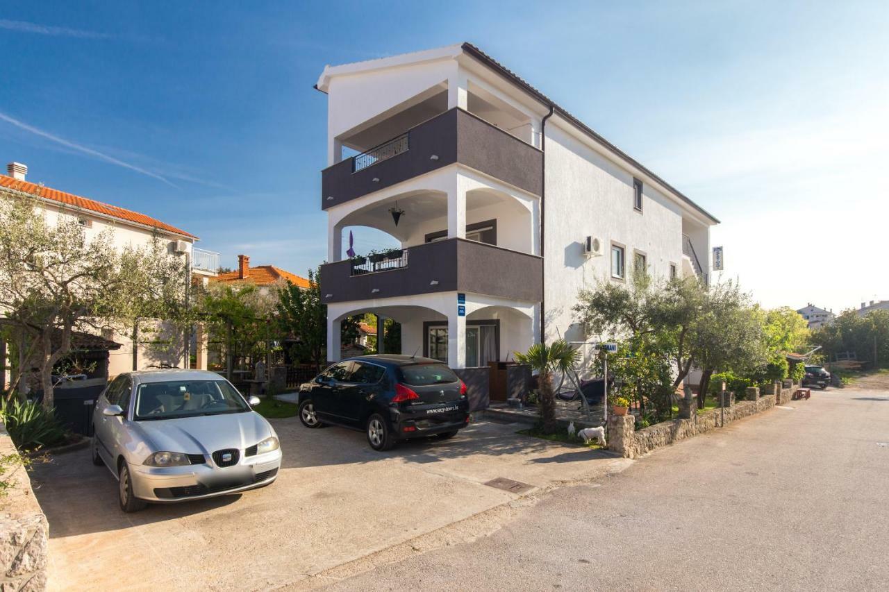 Apartments Hajl Krk Town Eksteriør billede